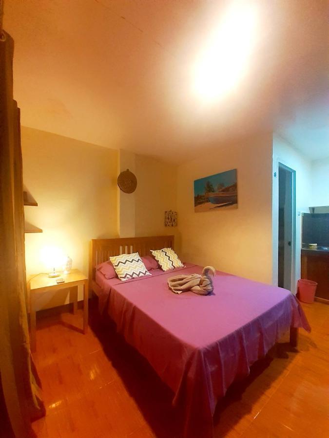 Miki'S Guest House Сікіхор Екстер'єр фото