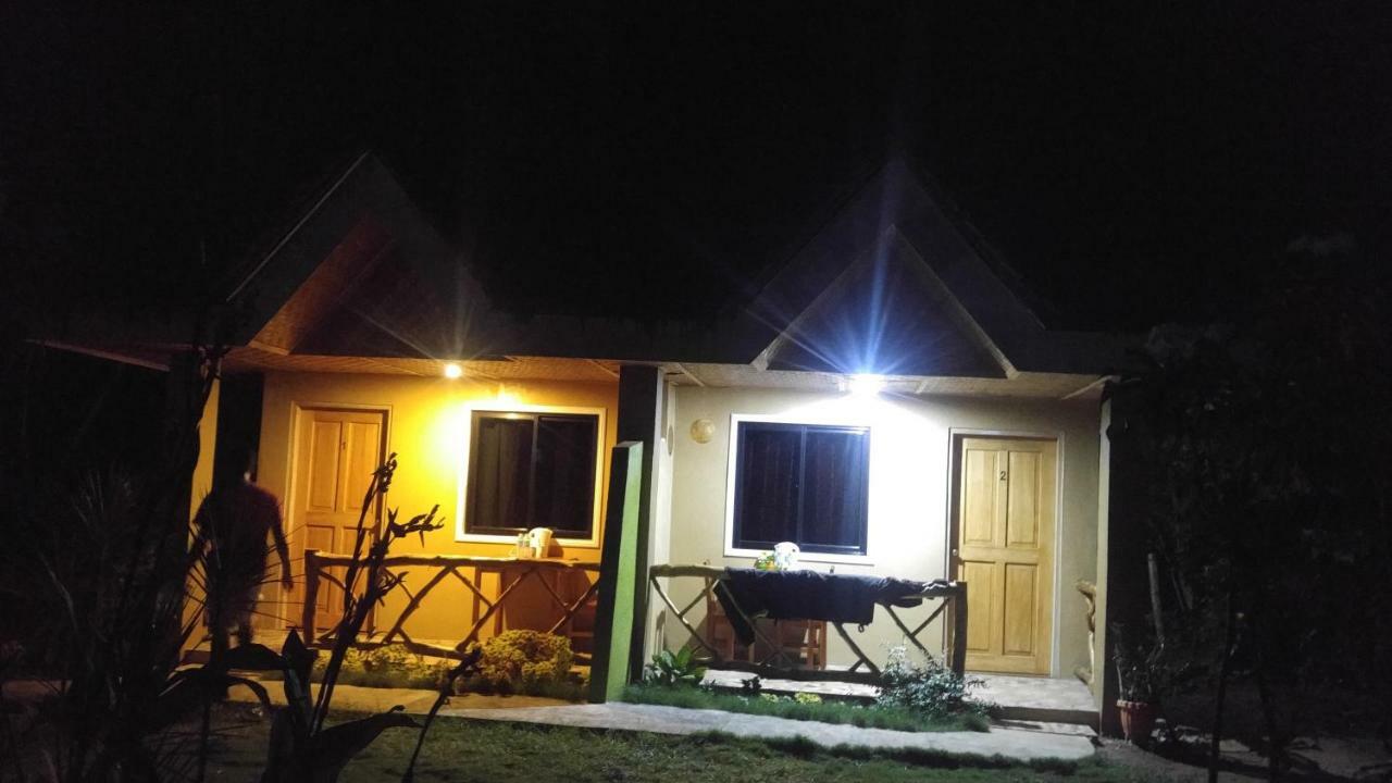 Miki'S Guest House Сікіхор Екстер'єр фото