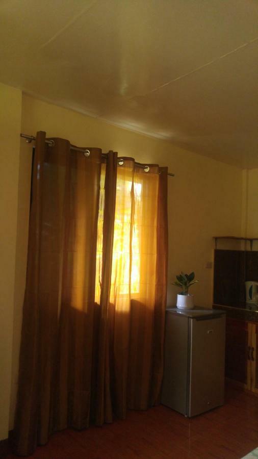 Miki'S Guest House Сікіхор Екстер'єр фото